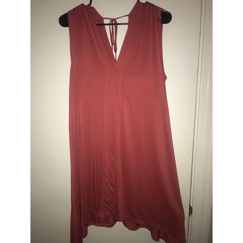 Sleeveless dress